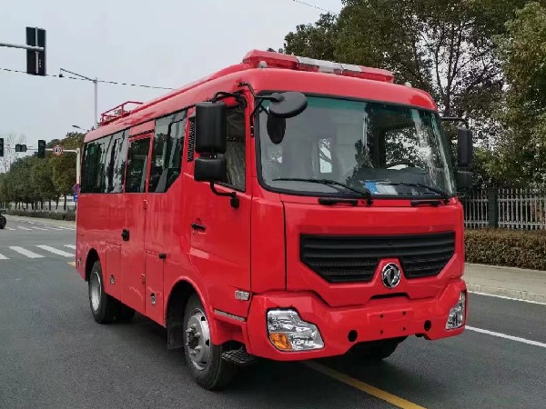 東風四驅(qū)森林消防運兵車